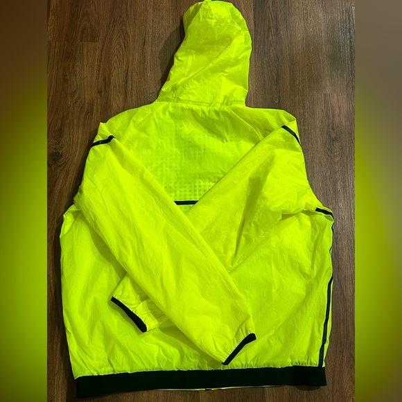 Nike Tech Aero-shield Windrunner - Picture 2 of 2